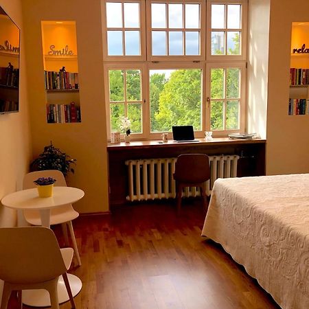Centrally Located Apartment Overlooking Vermanes Park รีกา ภายนอก รูปภาพ