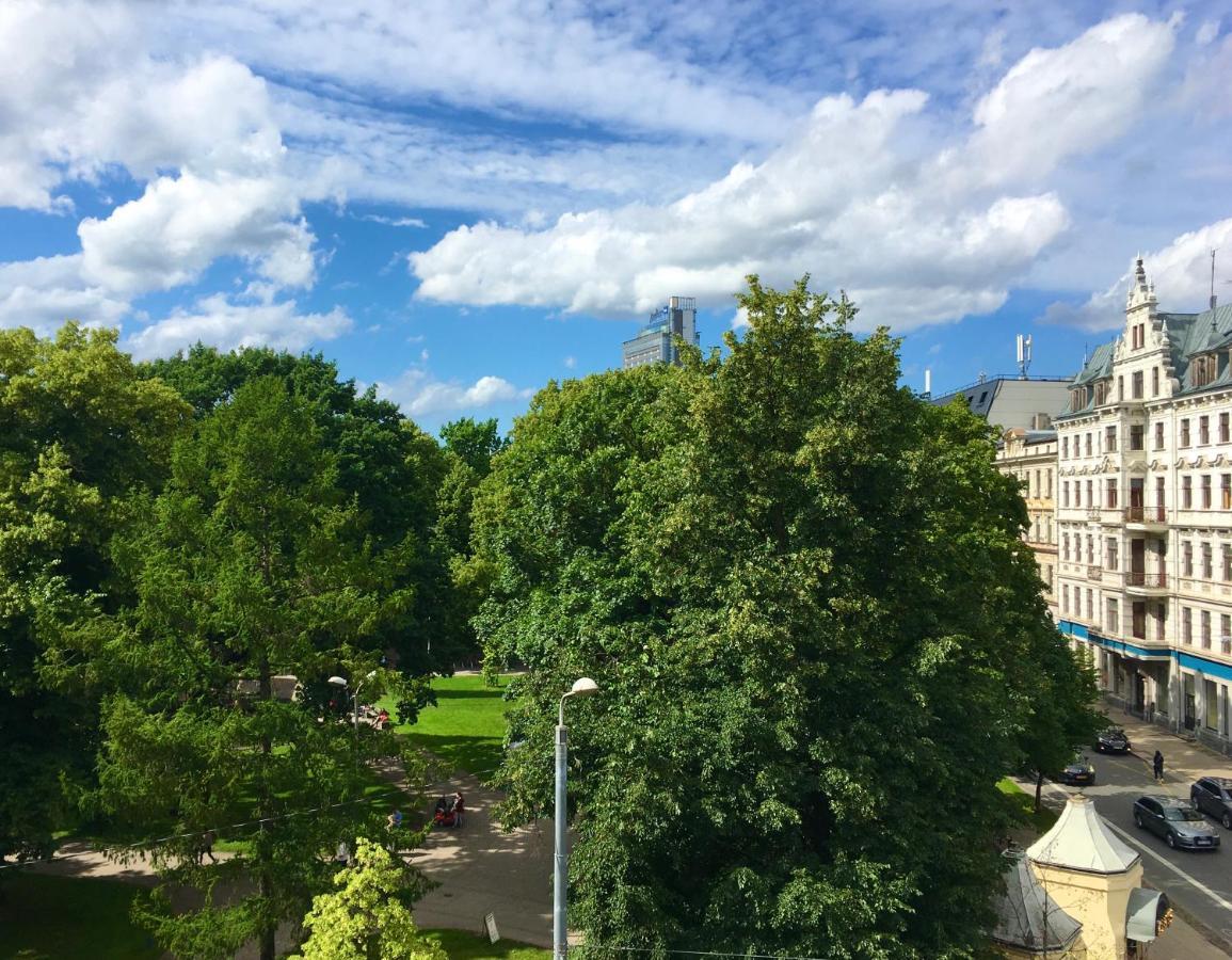 Centrally Located Apartment Overlooking Vermanes Park รีกา ภายนอก รูปภาพ