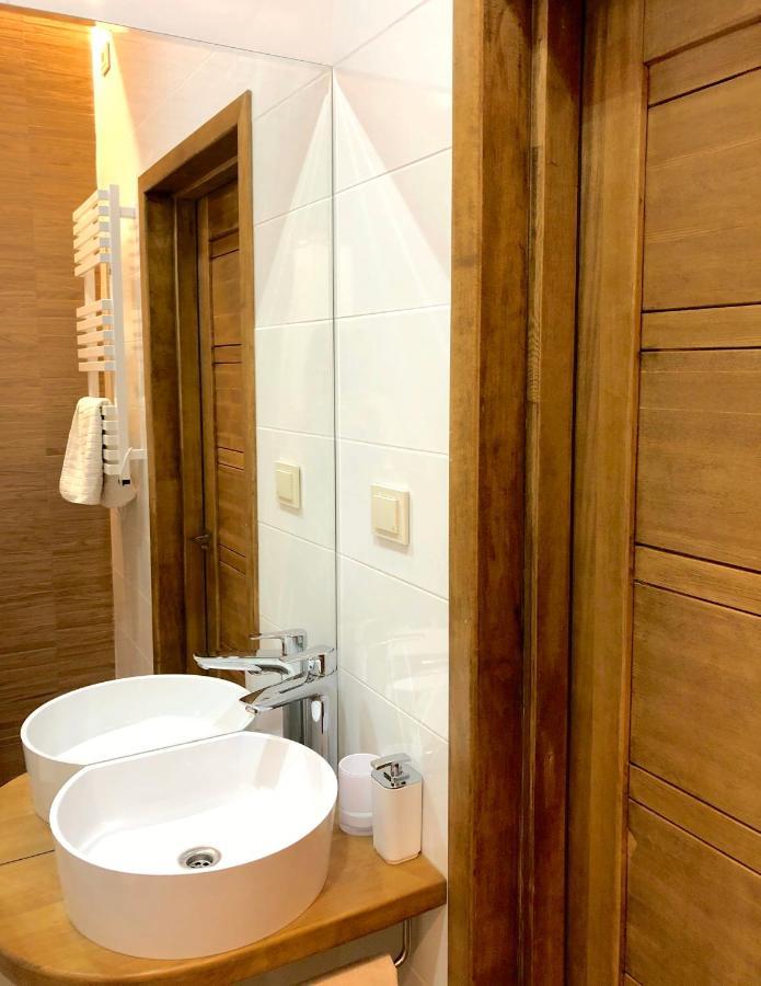 Centrally Located Apartment Overlooking Vermanes Park รีกา ภายนอก รูปภาพ